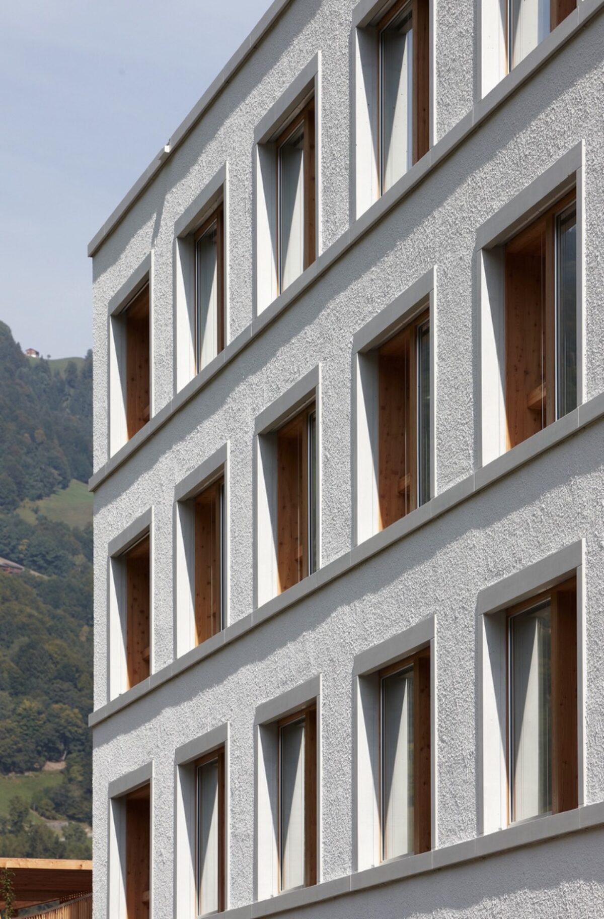 Fassade mit Fensterstöcken